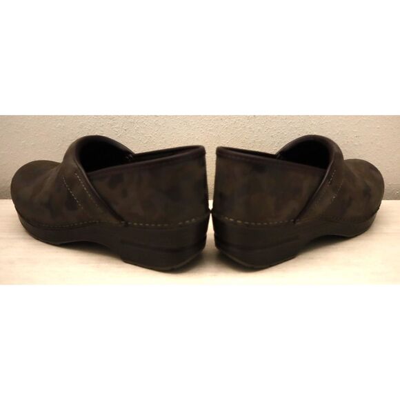 Dansko 106-989878 Women's Sz 9.5-10M Professional Camo Suede Nursing Clogs - Picture 12 of 16